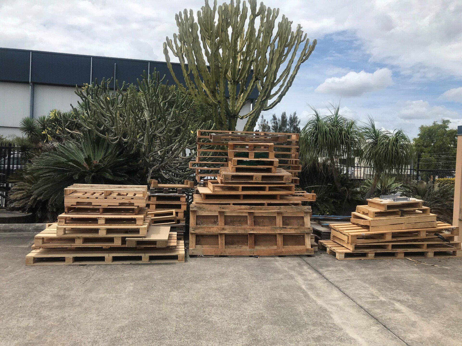 Brisbane Pallet Recyclers Buy and Sell Pallets