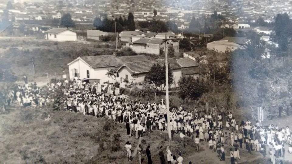Multidão na Procissão