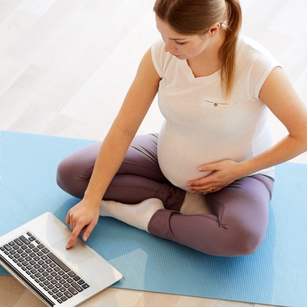 A pregnant woman having long long-distance energy healing session