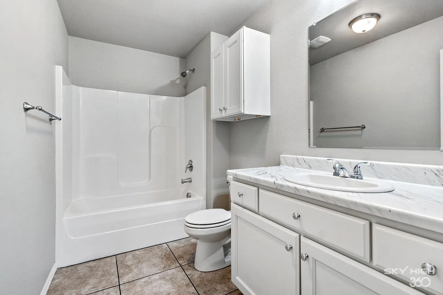 bathroom photo 2