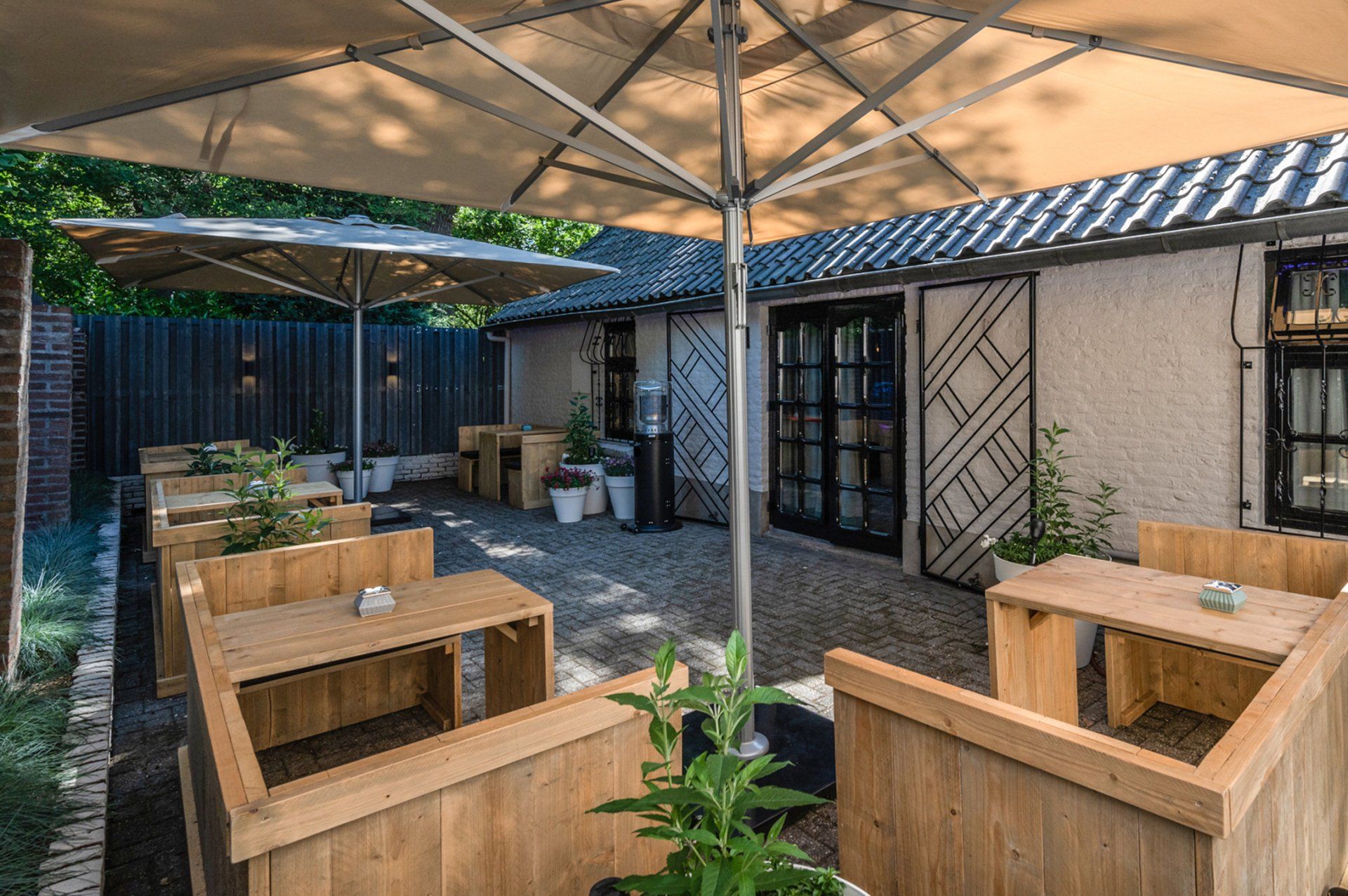 Ook op zomerse avonden is het genieten bij Club Noblesse!