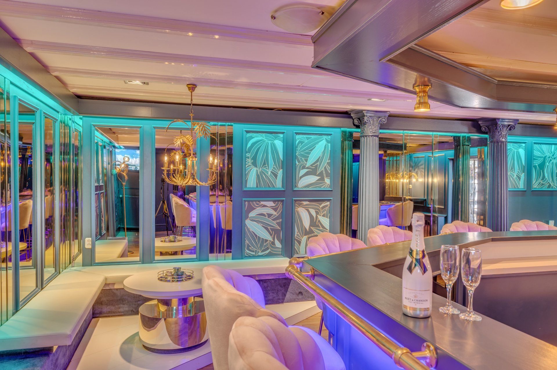 Club Noblesse, voor een avond vol sensuele verleiding!