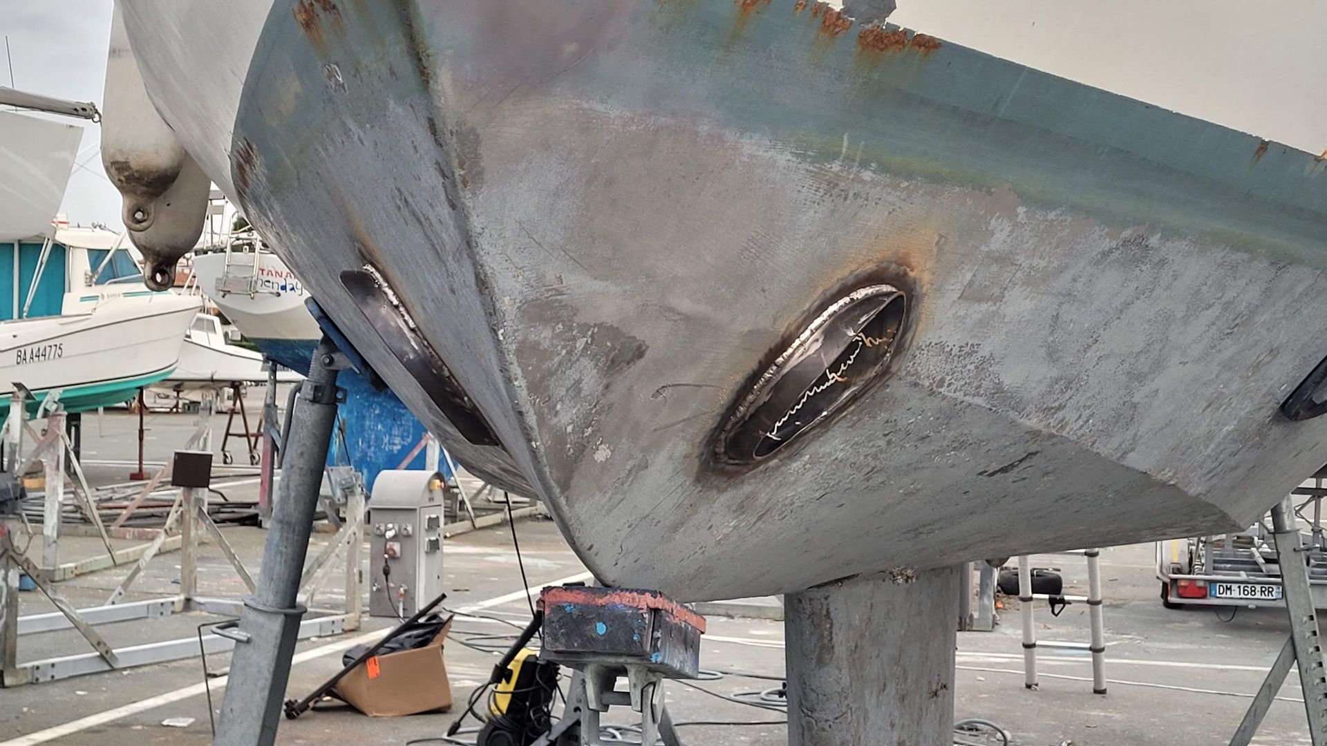 soudure propulseur étrave voilier bateau coque acier