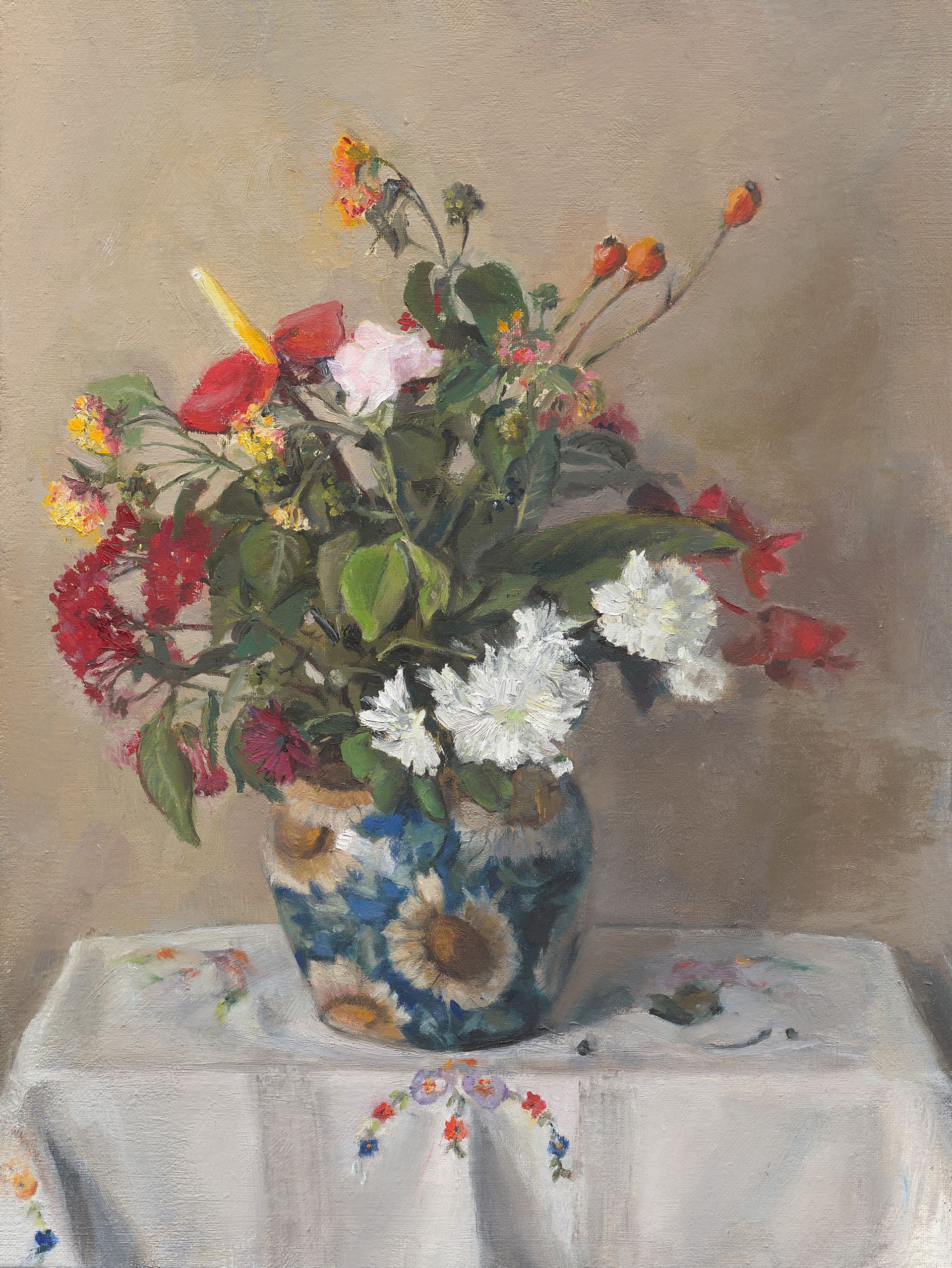 Original oil painting, contemporary still life, still life flowers, chrysanthemums, daisies, gift for the home, flower painting in a painted urn, embroidered map.
ציור שמן מקורי, טבע דומם עכשווי, טבע דומם פרחים, חרציות , דייזי , מתנה לבית, ציור פרח בכד מצויר, מפה רקומה.