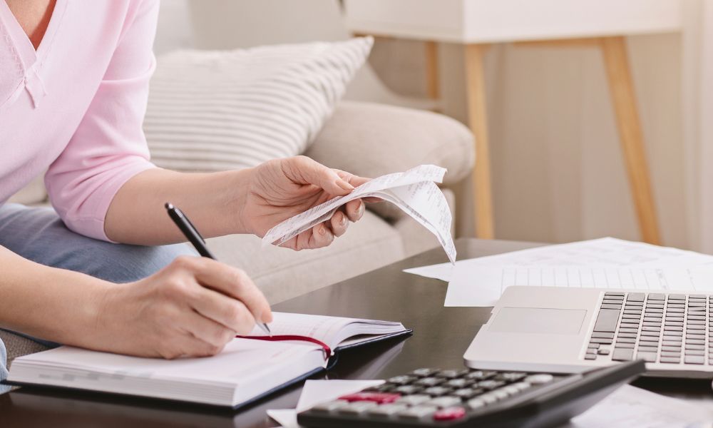 3 Benefits of Hiring a Personal Bookkeeping Service