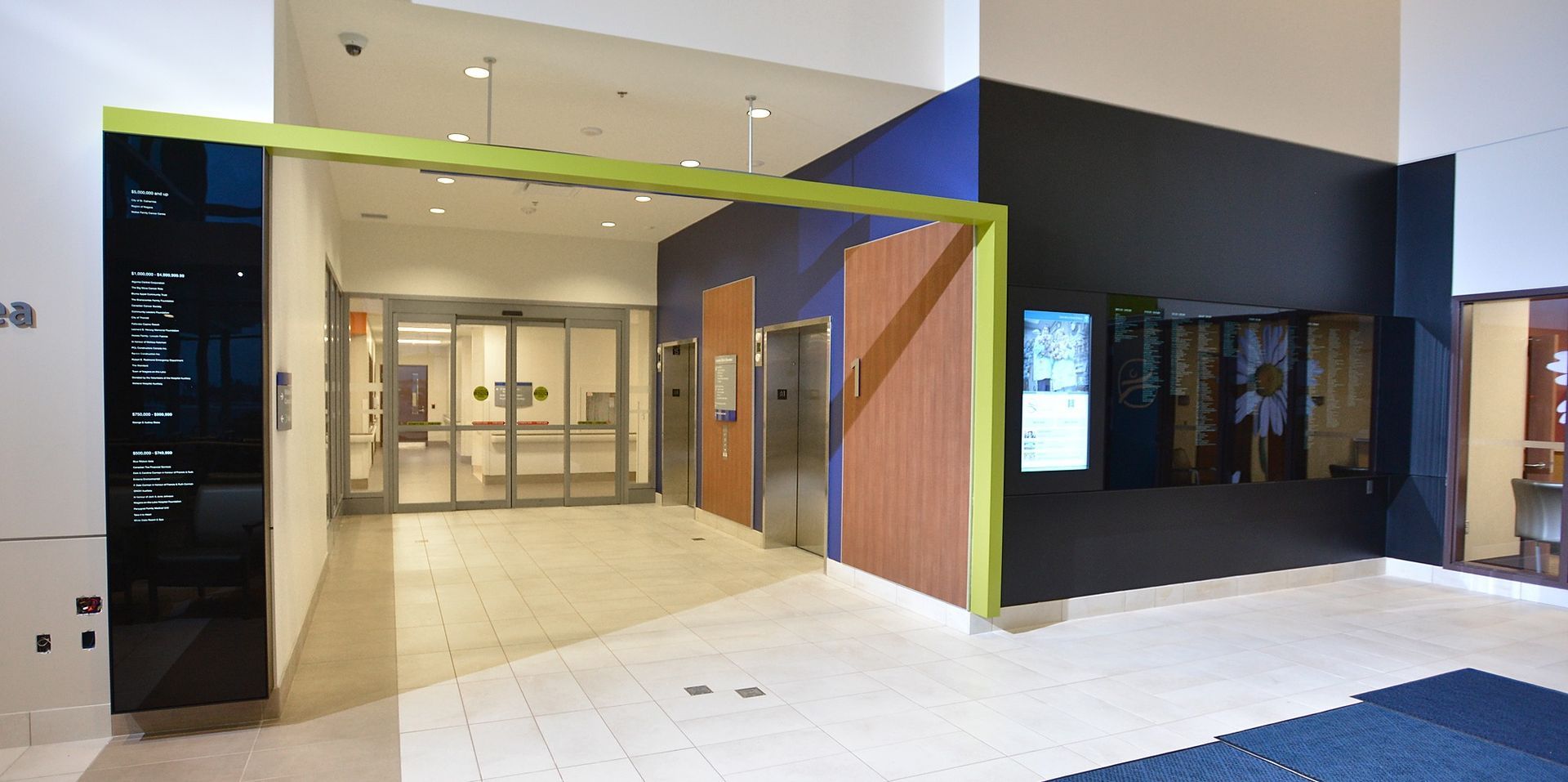 a building with a sign that says ' ipm ' on it