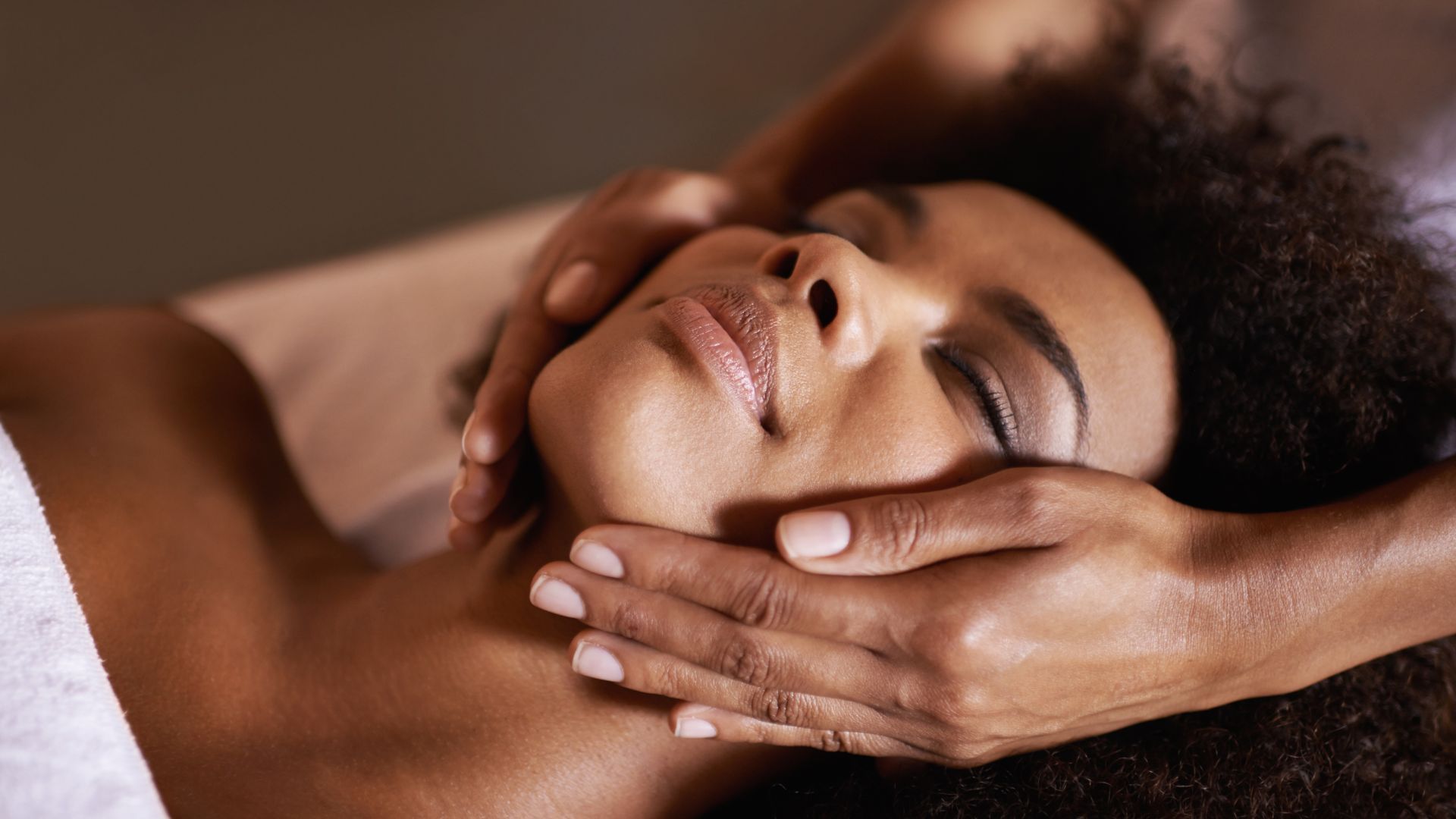 Our Diamond Glow Facials combine exfoliation, extraction, and infusion of condition-specific serums to transform your skin health and appearance.