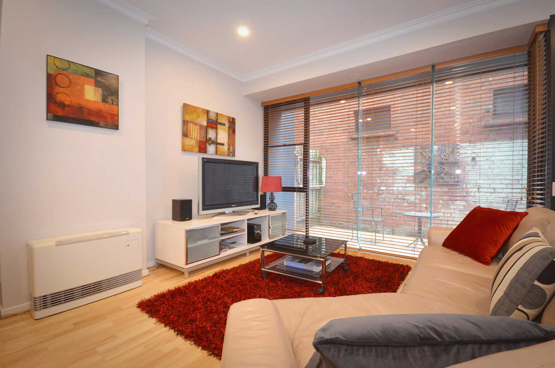 Ballarat Accommodation - Unit 4 - Lounge