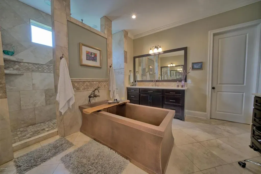 Luxury Bathroom — Dothan, AL — Dryden Contracting Inc.