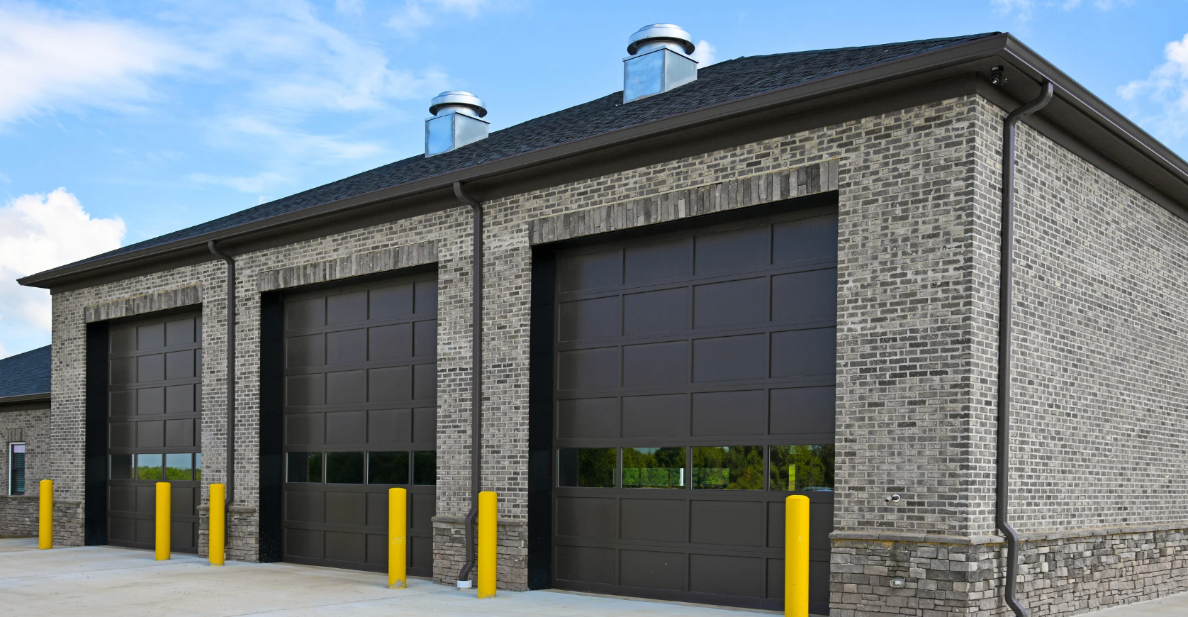 Why Soft Washing Is Essential for Maintaining Commercial Properties