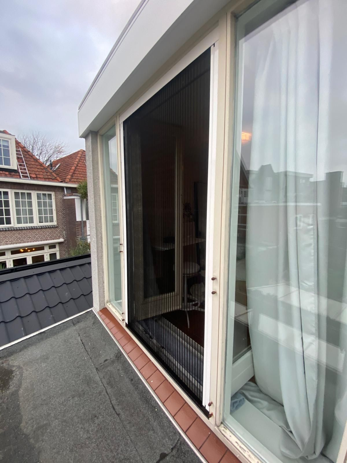 Wilt u dit seizoen ook graag de spinnen uiten de deur houden? Bij Benning helpt u graag snel. 