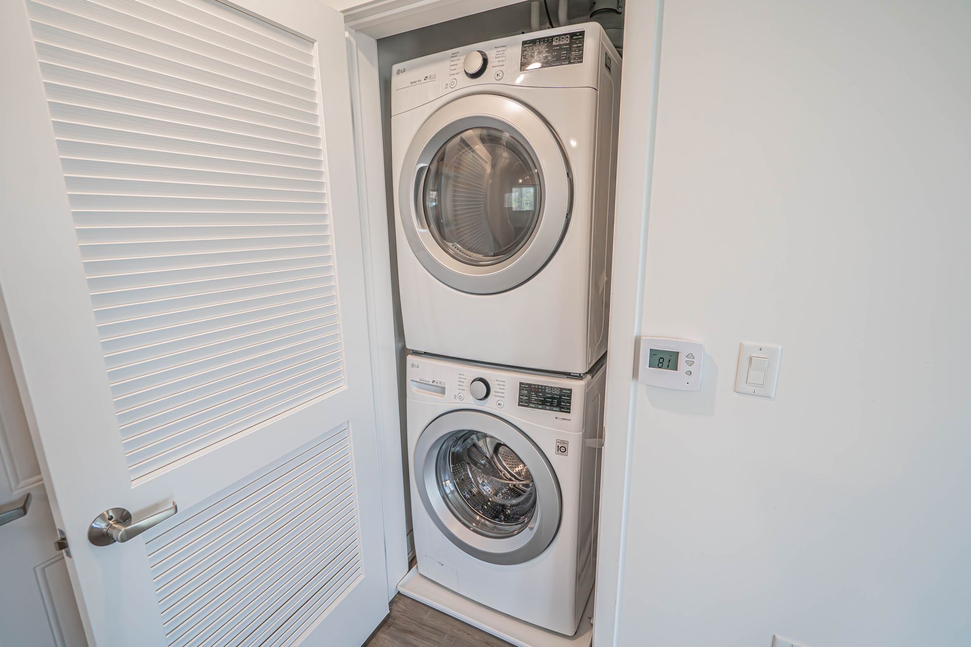 Monticello Apartments studio laundry area