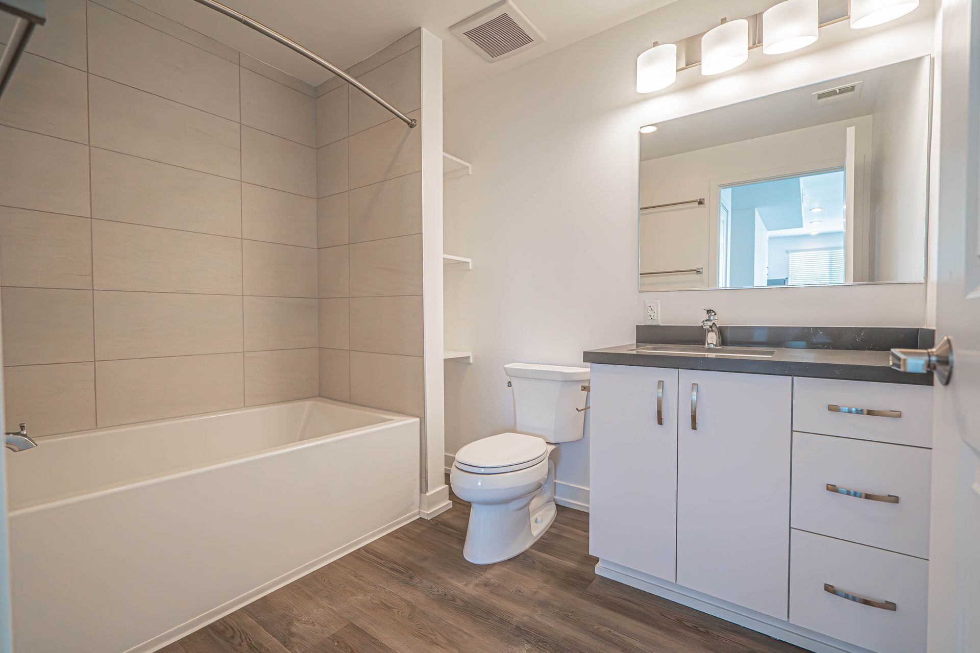 Monticello Apartments bathroom
