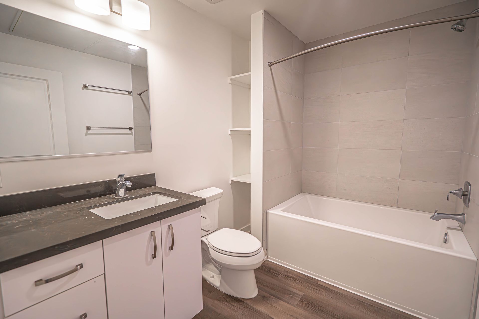 Monticello Apartments 2-bedroom bathroom