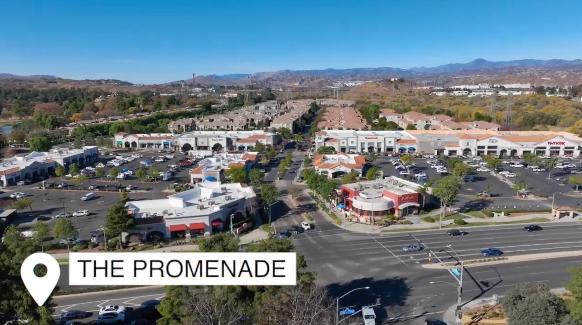 photo of the premenade shopping center walking distance from the monticello apartments