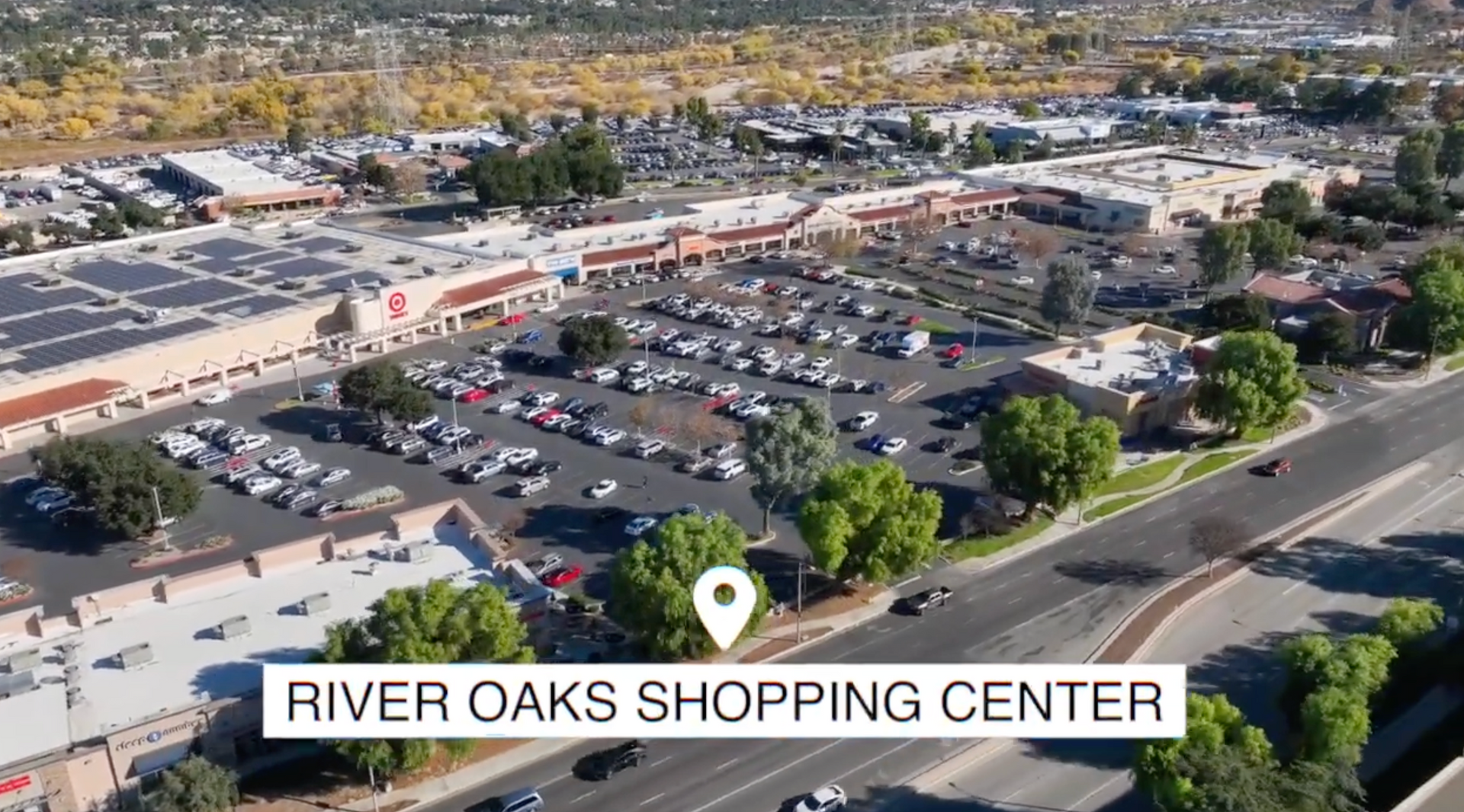 photo of river oaks shopping center near the monticello apartments