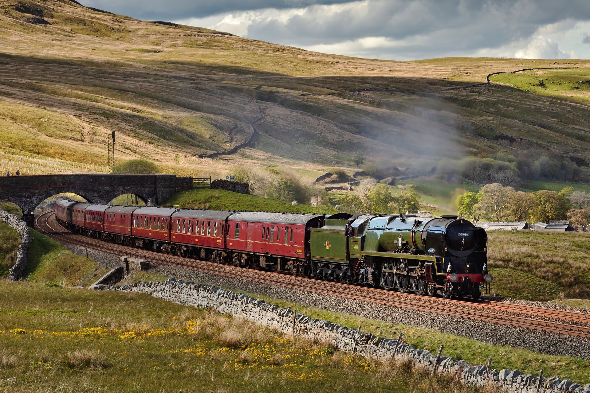 cumbrian mountain express steam train