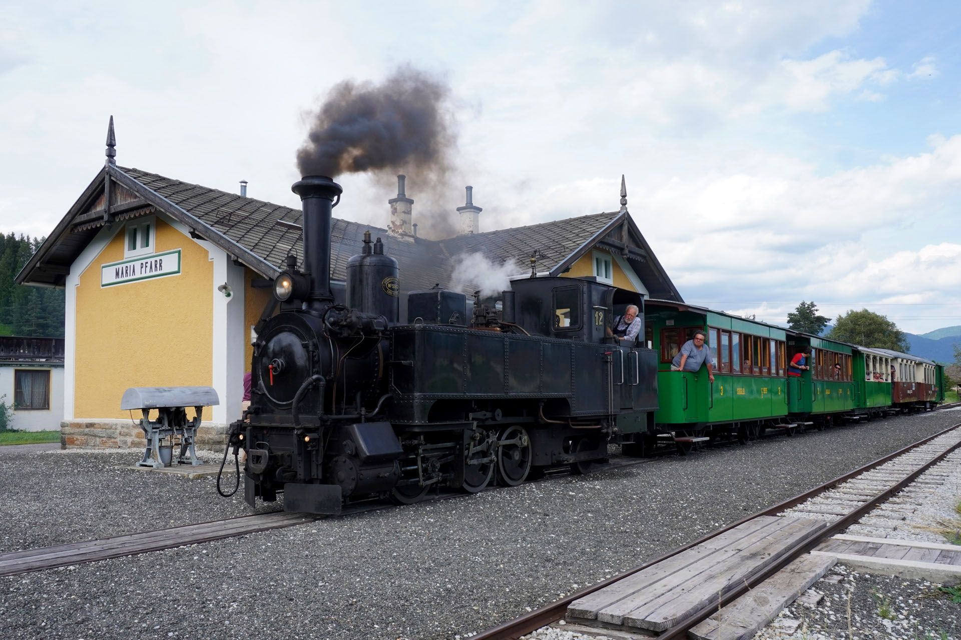 steam around the austrian lakes