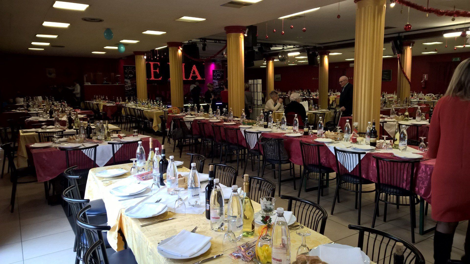 ampia sala per party