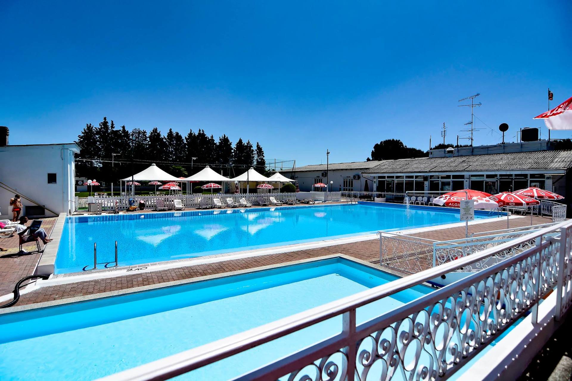 feste a bordo piscina