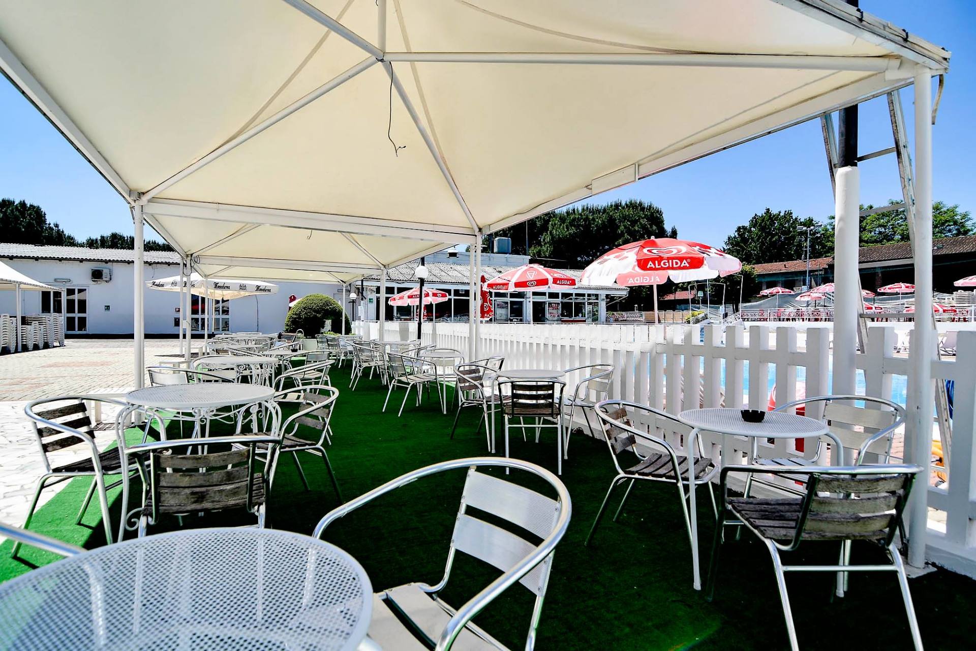 buffet a bordo piscina