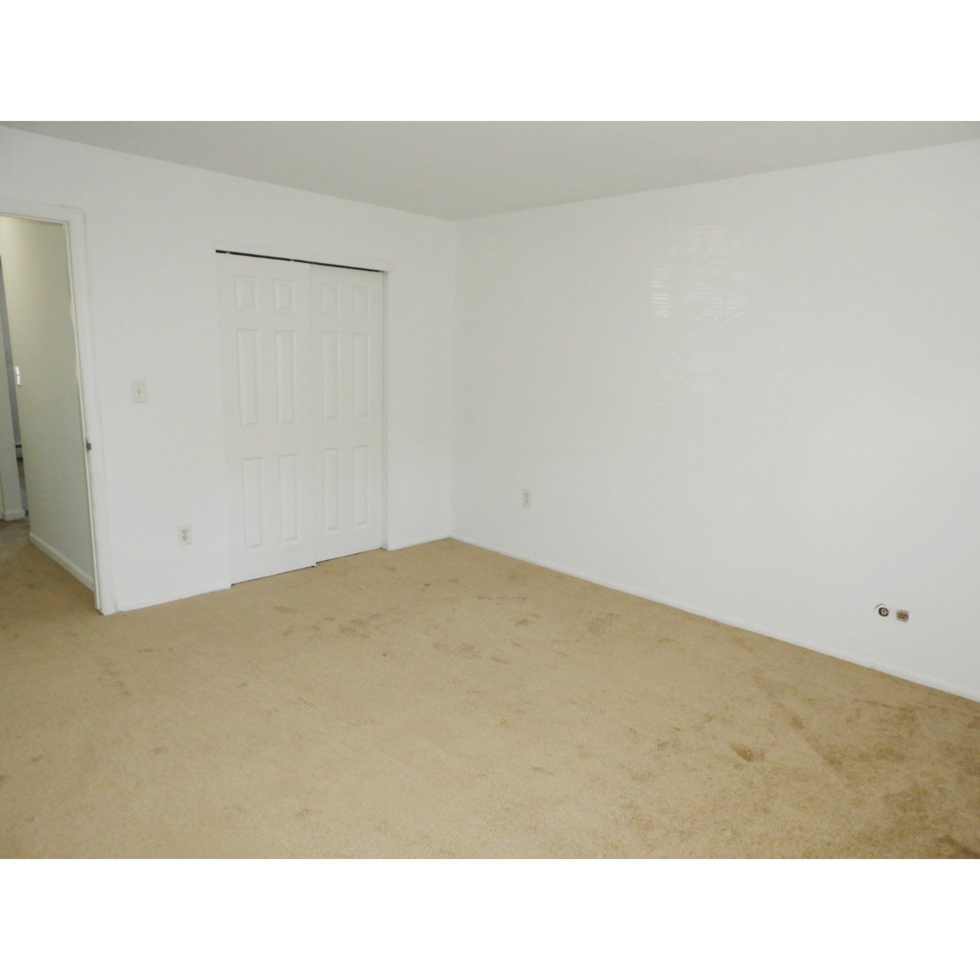 VILLAGE AT BORDENTOWN - bedroom