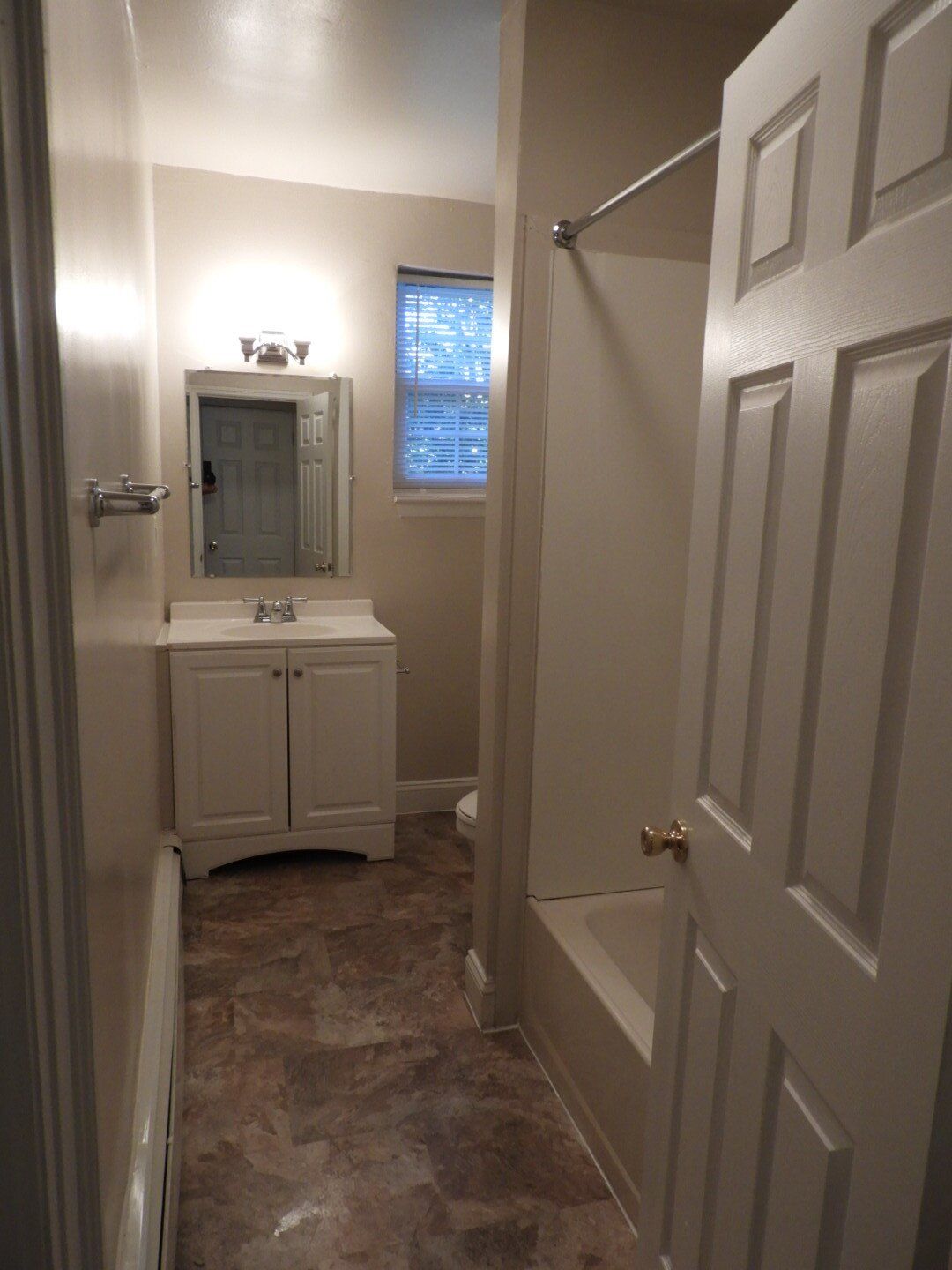 THE RESIDENCES AT WHITE HALL - studio bath