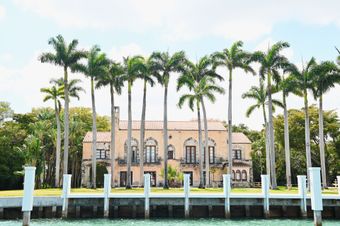 Skyline Cruise & Star Island Boat Tour
