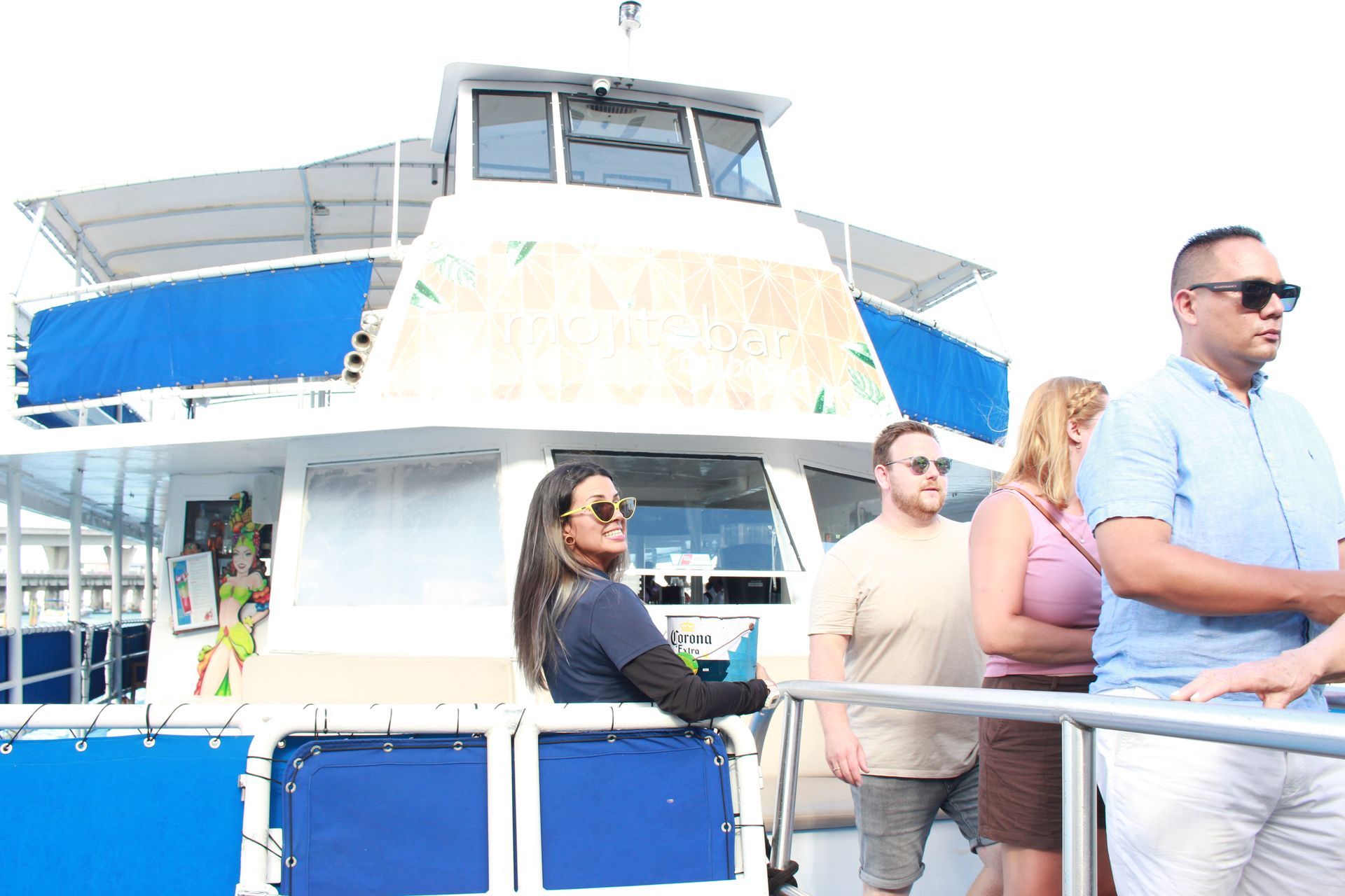 Sightseeing Miami boat Cruise docking in Bayside and passengers coming back from the Sightseeing Cruise