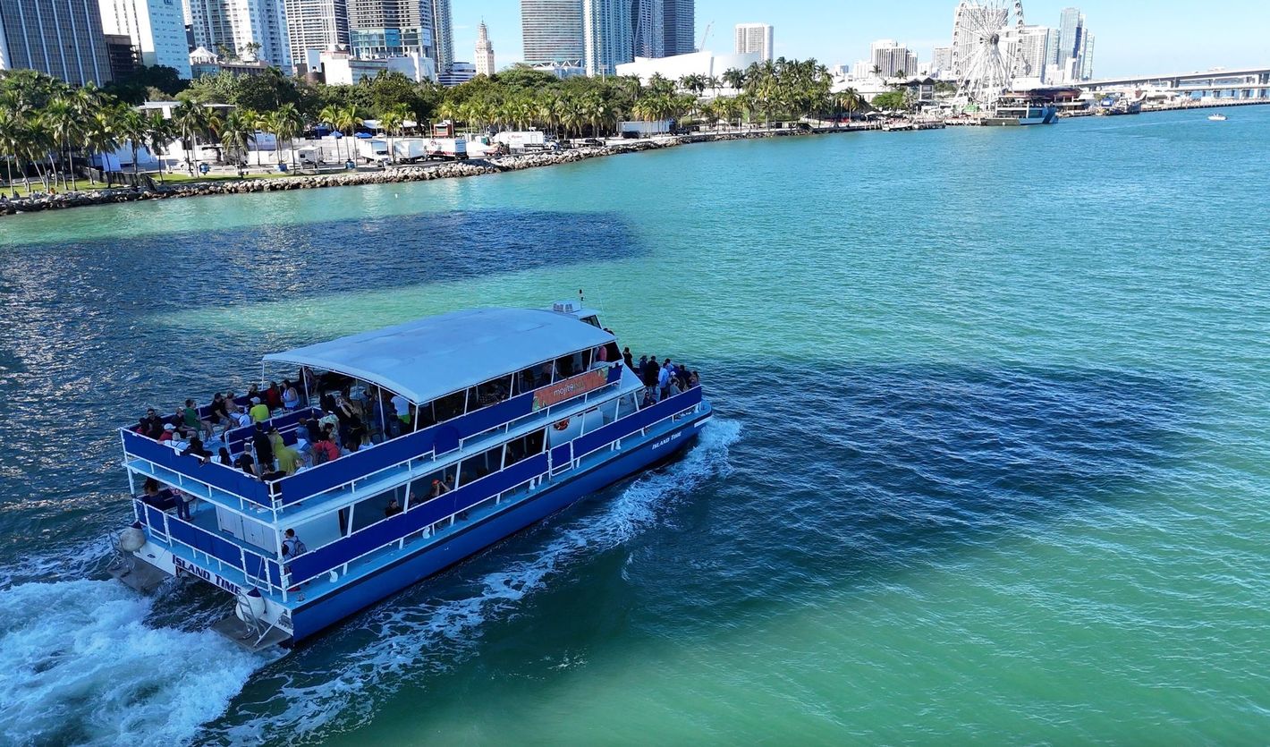 The best Miami Boat tour in Miami, from Miami Sunset Cruises, yes the best sunset sail. 