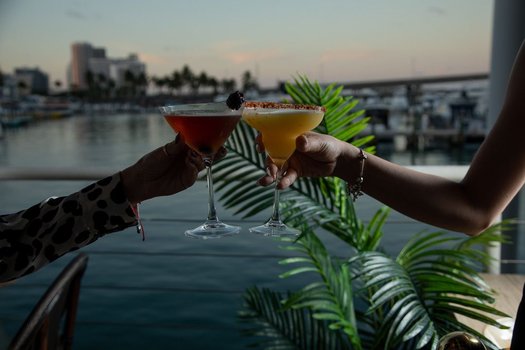 Drinks under the Sunset Miami