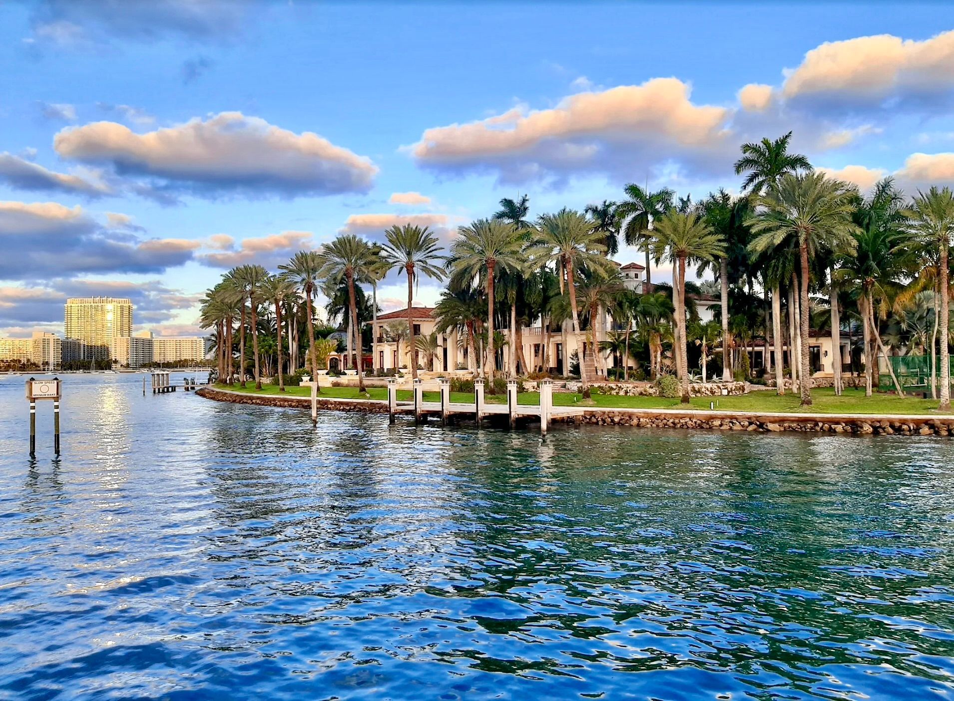 Miami beach, South Beach, fisher Island all on a sightseeing cruise. See the Downtown Miami Skyline on a boat tour, or a celebrity homes tour, a miami boat tour is a most do.