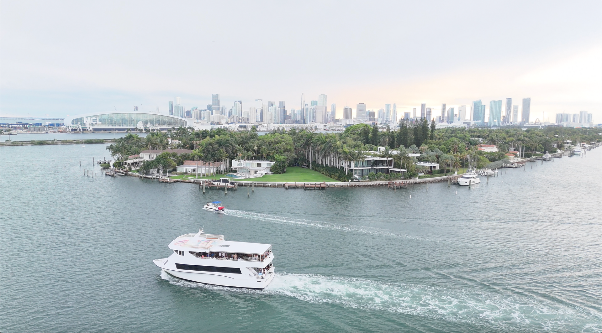 Miami boat ride tour