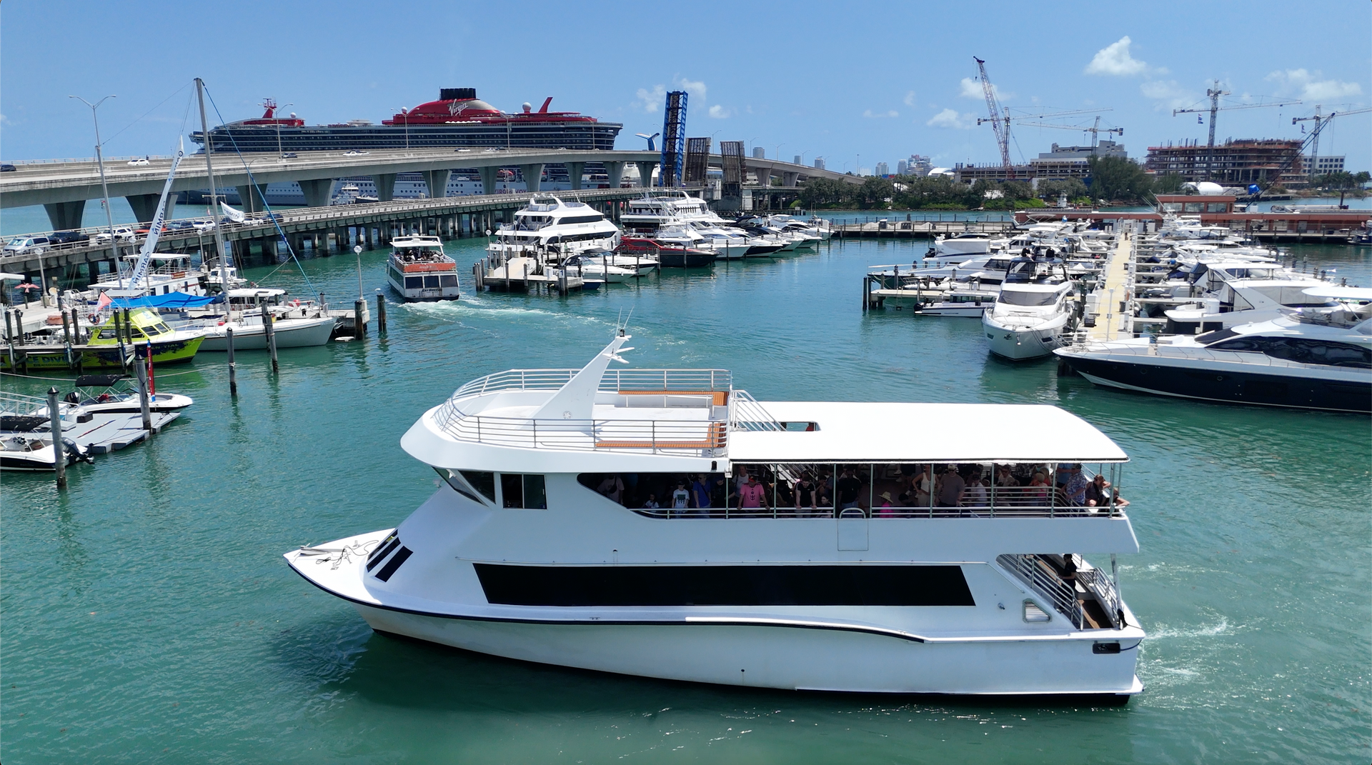 Miami Boat Cruise in Bayside Marketplace