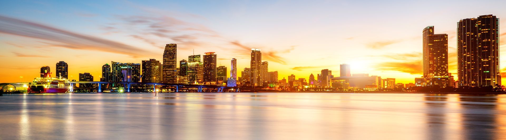 Miami Skyline Sunset Boat Tour 