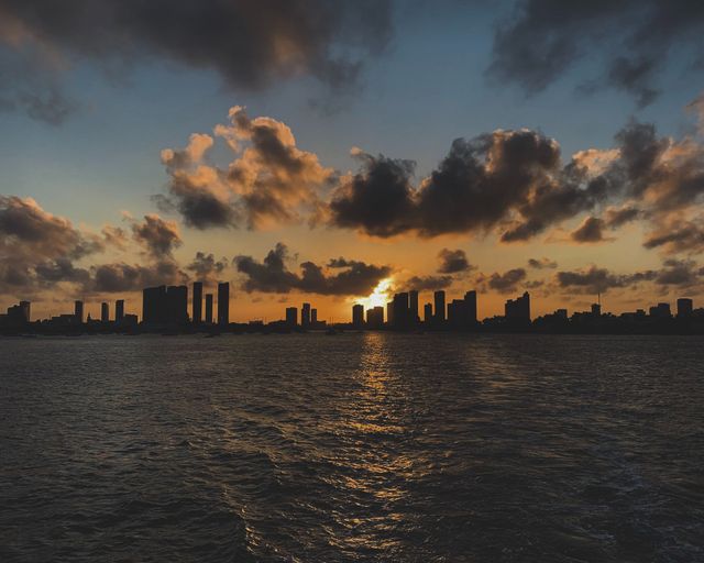 Sunset in Miami Time: What time is sunset in Miami?