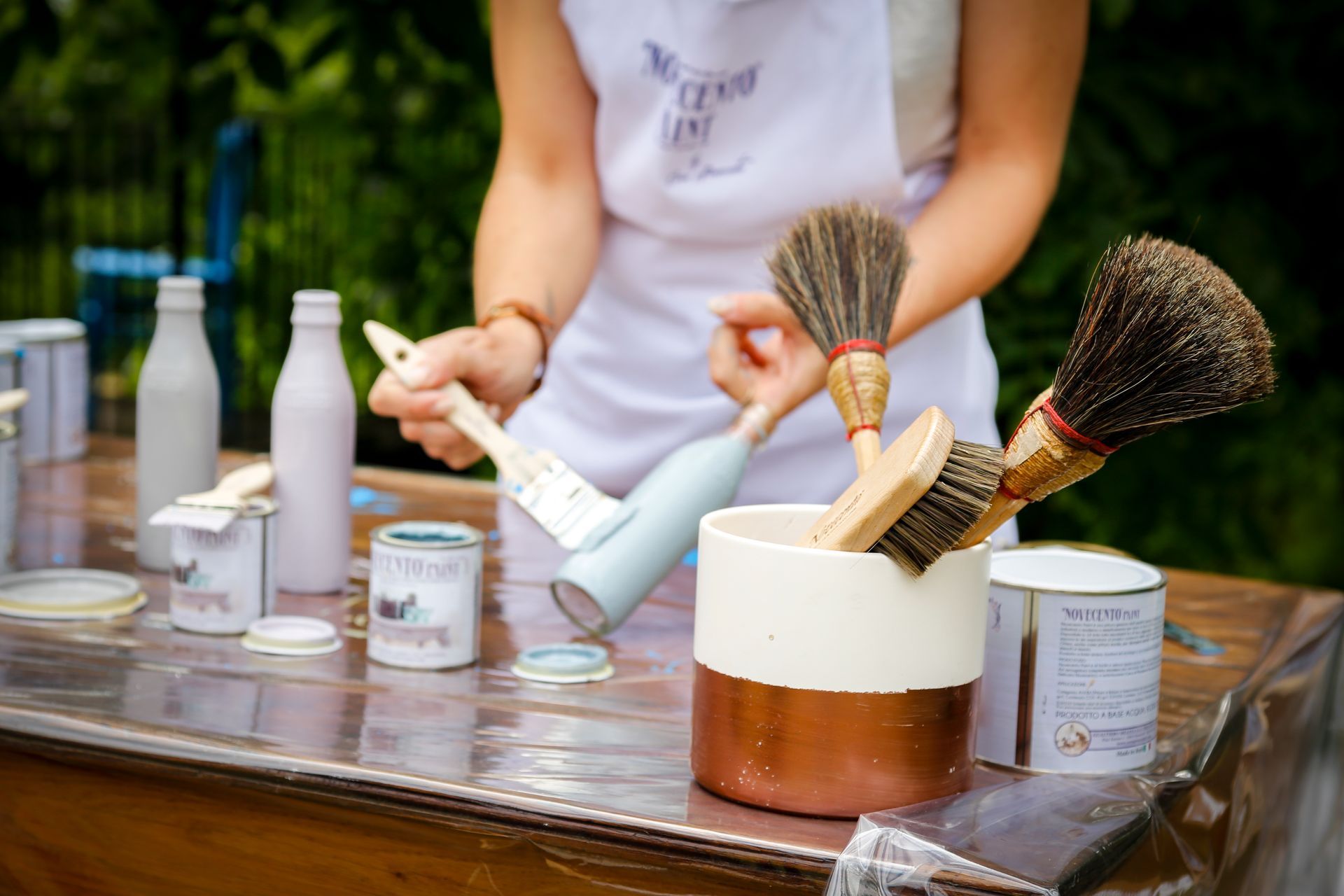 vernice sui mobili e complementi d'arredo 