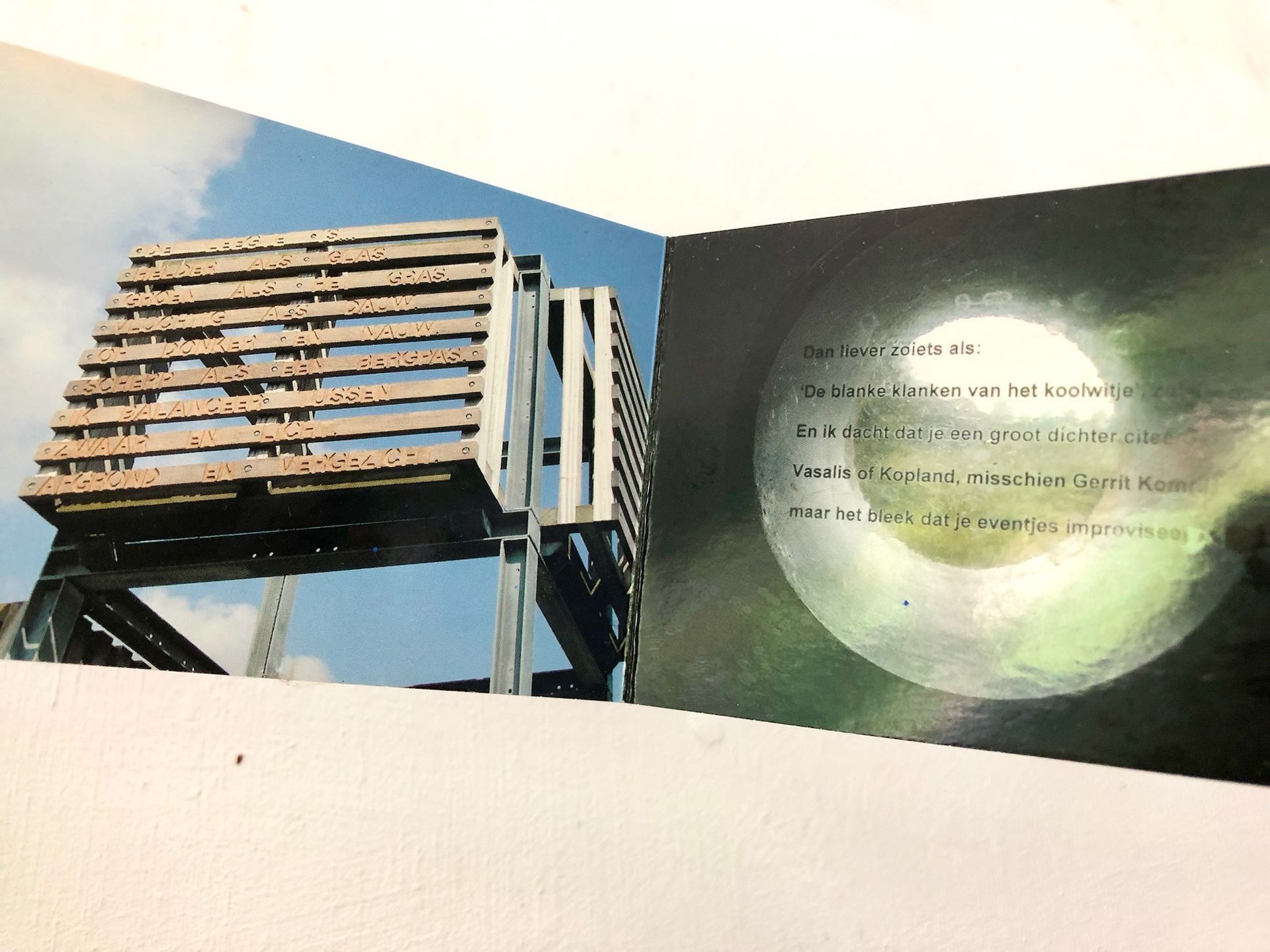 POËZIE VERWEVEN IN GEBOUW OTIUM / TENTOONSTELLING  DE SPELENDE MENS, WOLFSBARGE.