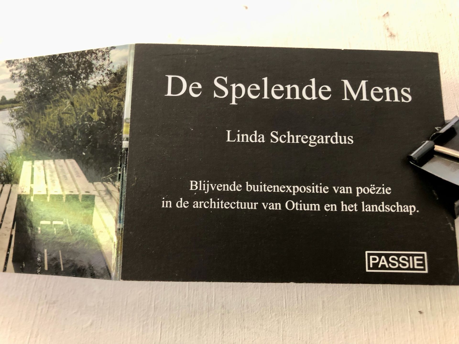 De Spelende Mens, blijvende buitenexpositie van poëzie verweven met Otium-Leinewijk, kunstwerk van Observatorium..