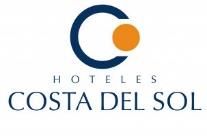 Logotipo de HotelLes Costa del Sol con una marca circular azul y naranja y texto gris sobre fondo blanco.