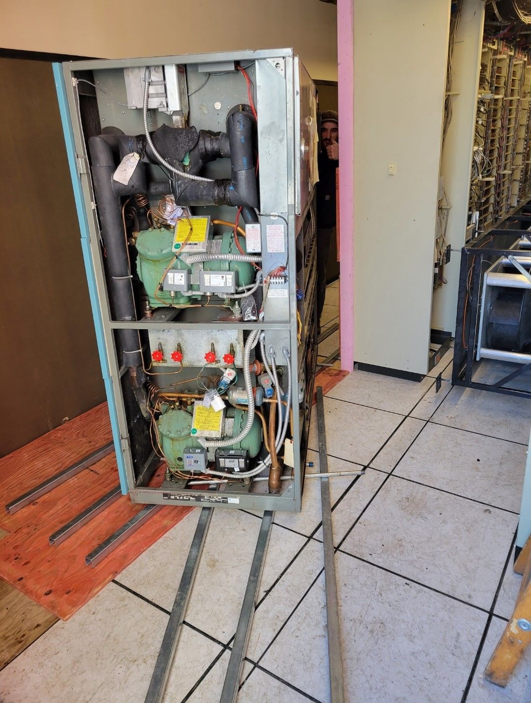 Removal of existing R22 CRAC