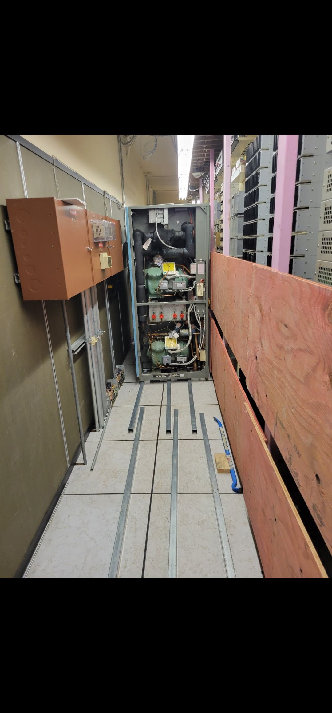 Removal of existing R22 + CRAC