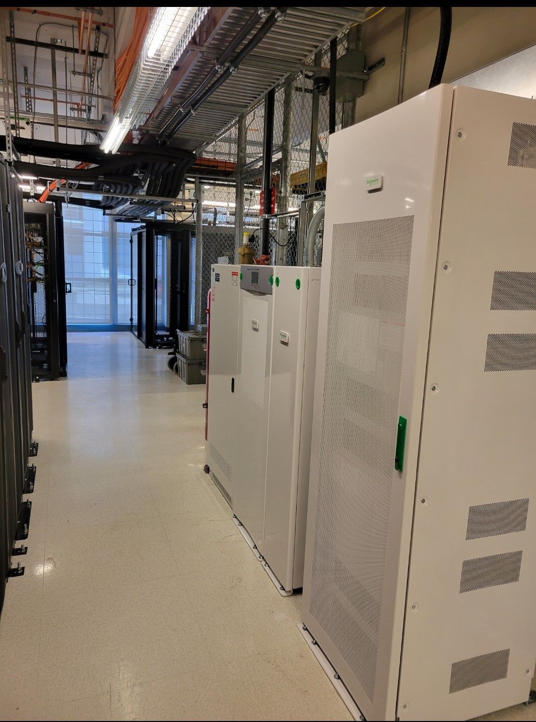 IT Infrastructure Schneider =Li+Ion+50kw +UPS