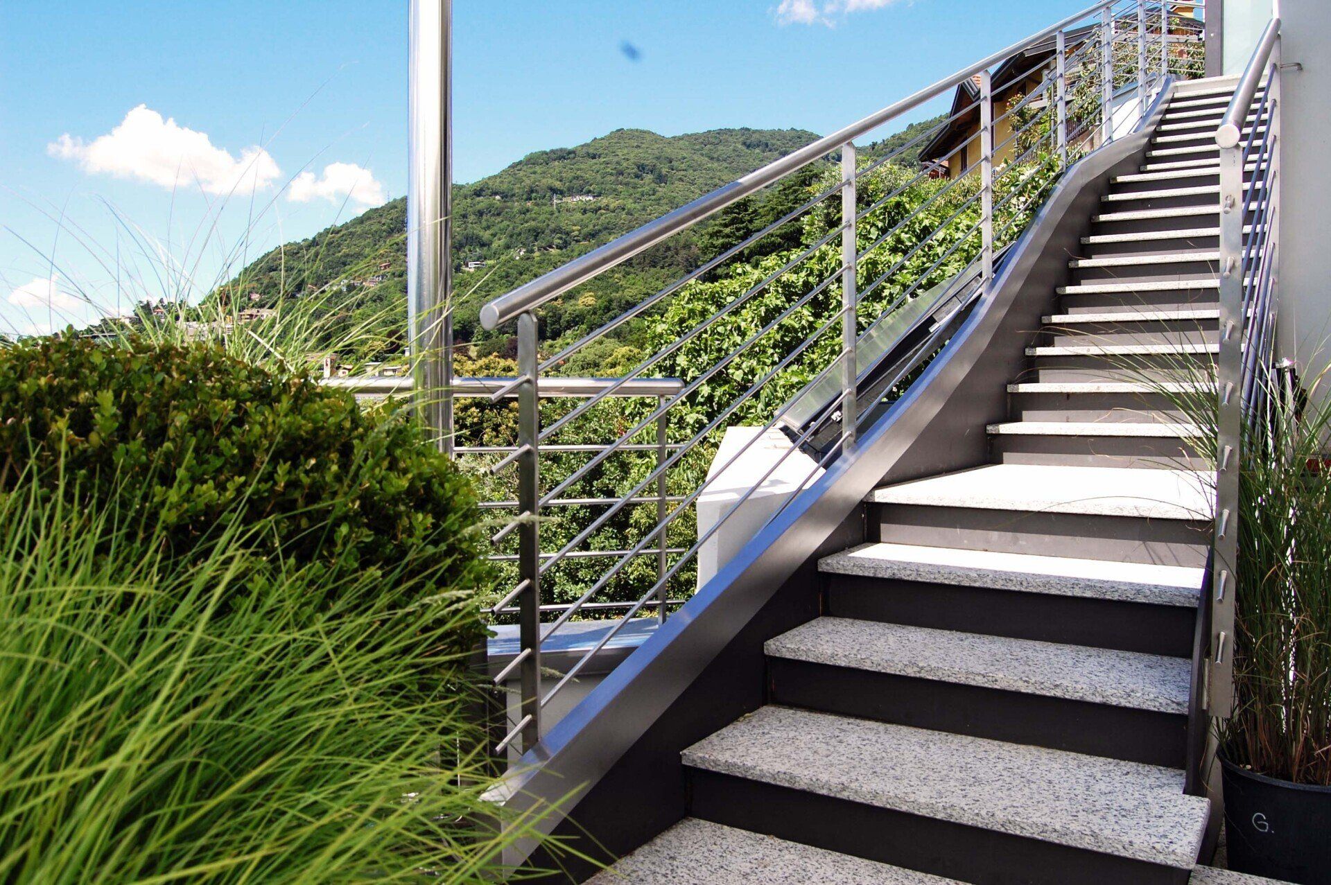 parapetto in metallo scala esterna