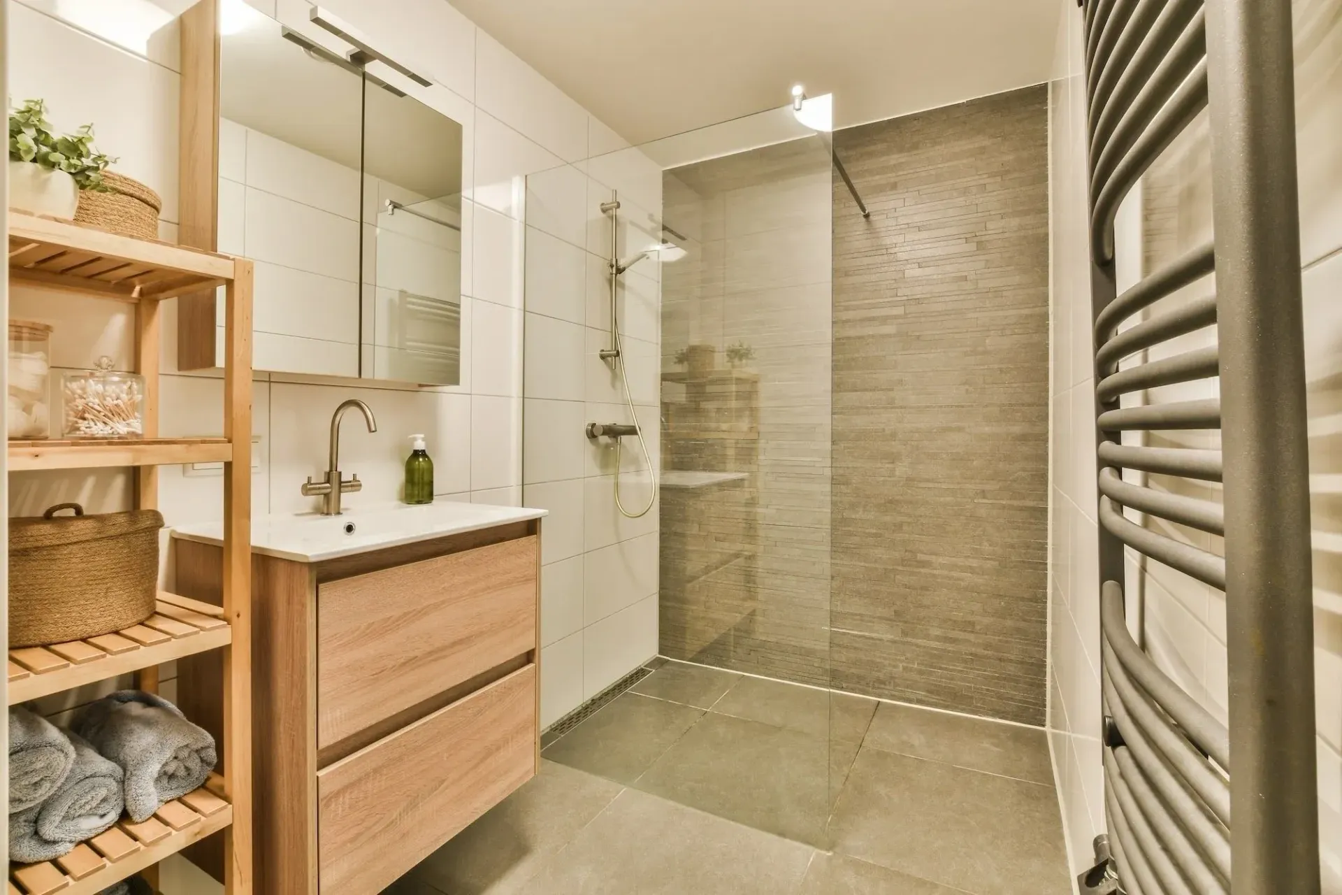 barrier-free showers Sugar Land