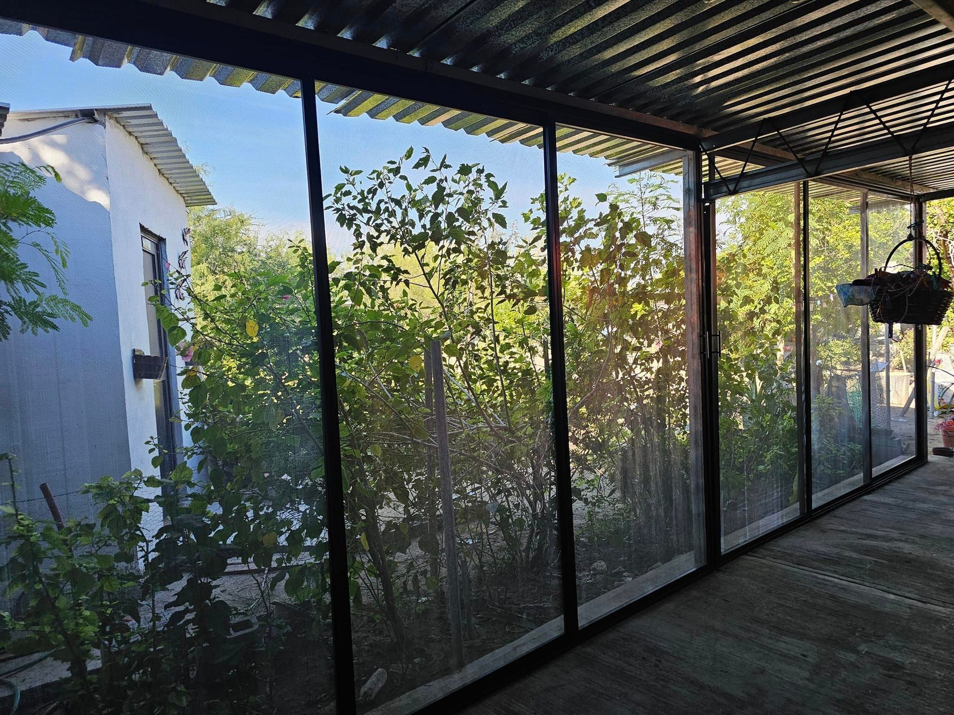 PUERTAS Y VENTANAS