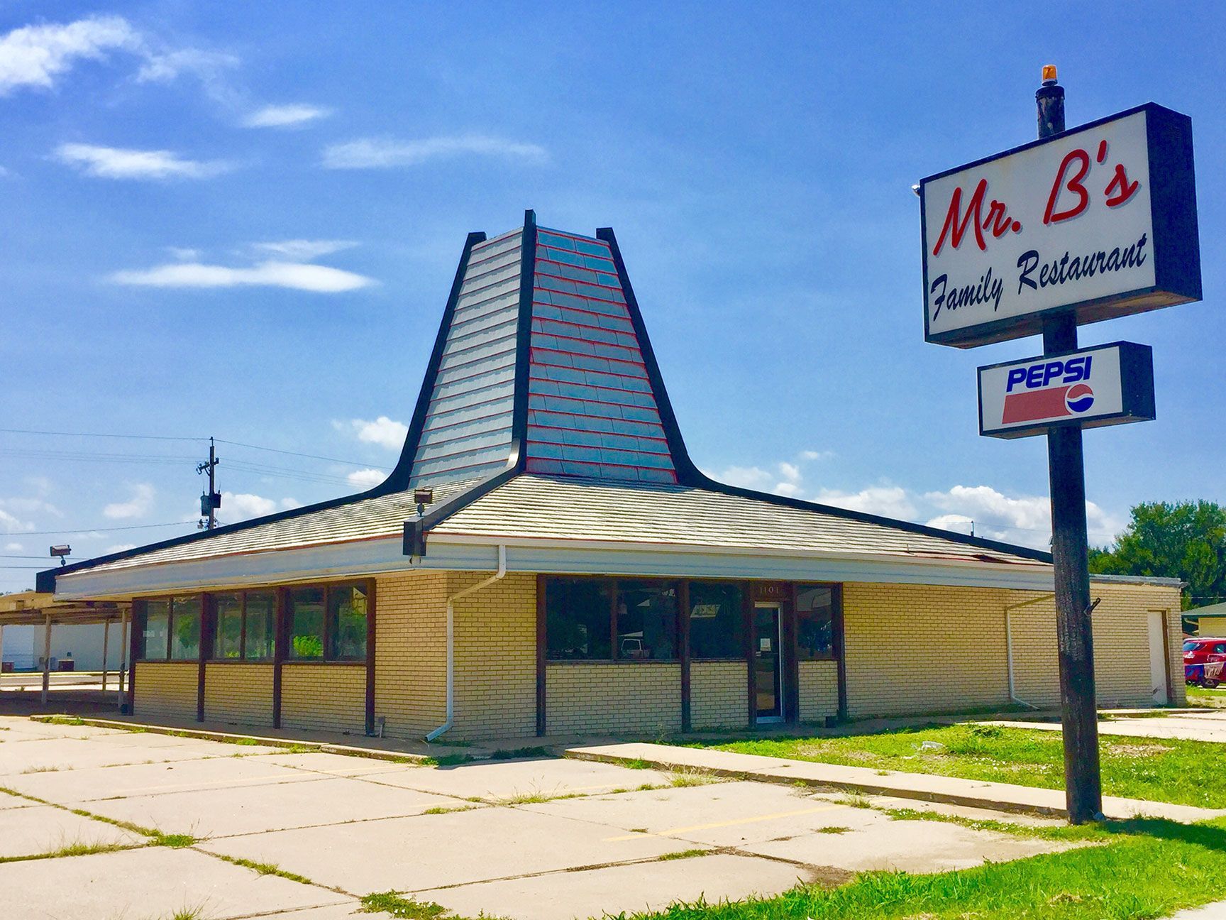 McPherson, Kansas, A&W Restaurant, building, archuitecture, hut