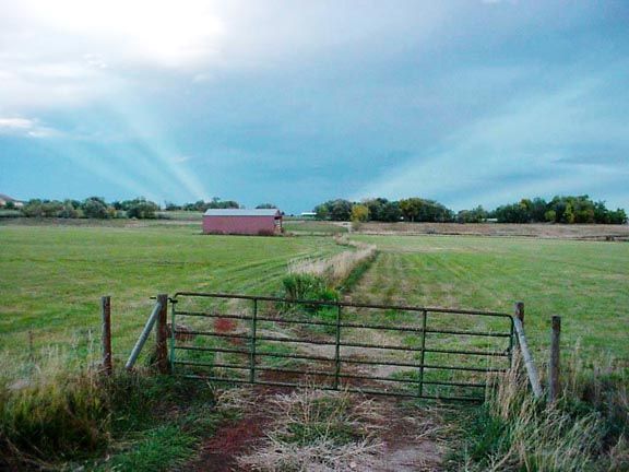 Anti-crepuscular rays near Hygiene, Colorado