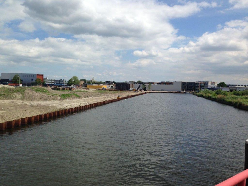 Nieuwe kadeconstructie langs Tolhuiskanaal Buiksloterham