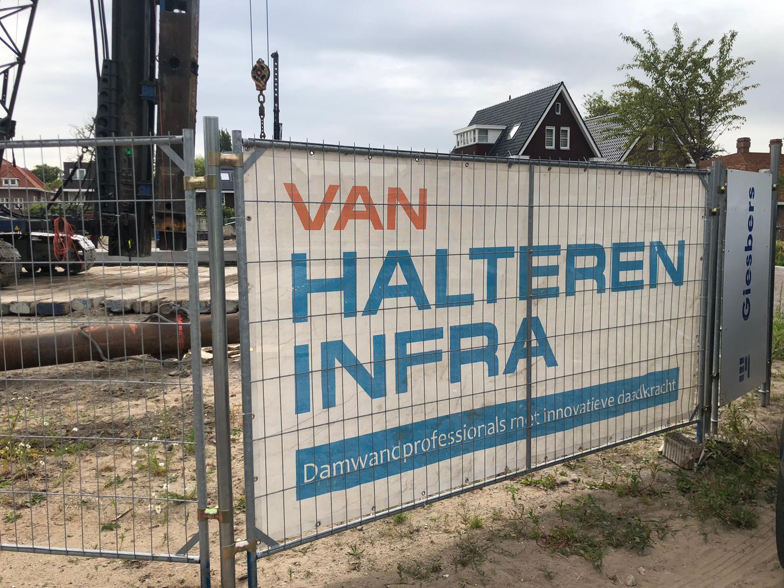 Van Halteren Infra actief bij bouw Residence Schiedam met aanbrengen betonnen funderingspalen.
